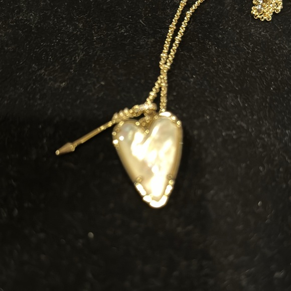 KENDRA SCOTT WHITE MOTHER OF PEARL HEART NECKLACE AND EARRINGS - Picture 4 of 5